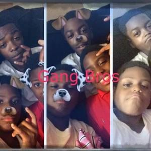 Meet your Posher, Zyair